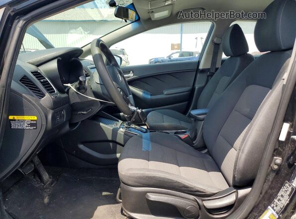 3KPFL4A74JE194822 2018 KIA FORTE Black Вид салону спереду