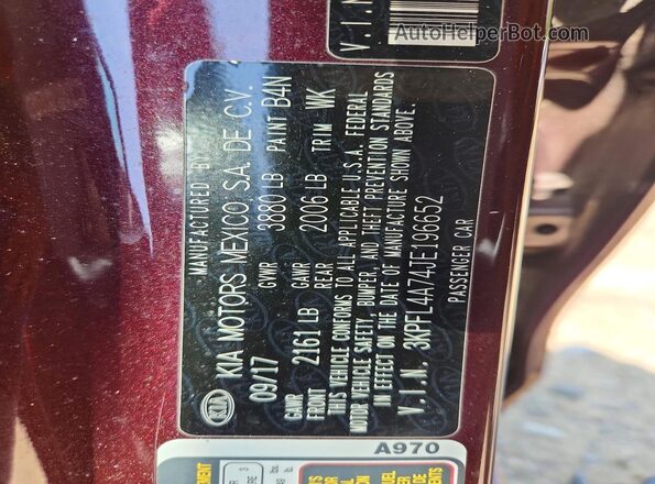 3KPFL4A74JE196652 2018 KIA FORTE Burgundy Widok komory silnika