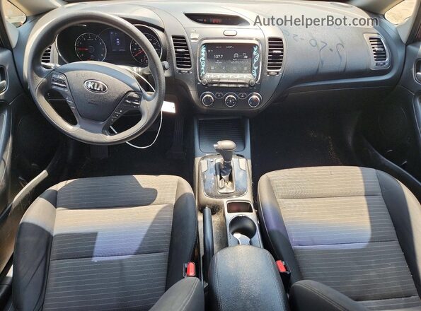 3KPFL4A74JE196652 2018 KIA FORTE Burgundy Widok deski rozdzielczej