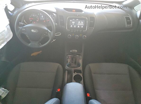 3KPFL4A74JE215801 2018 KIA FORTE Blue Widok deski rozdzielczej