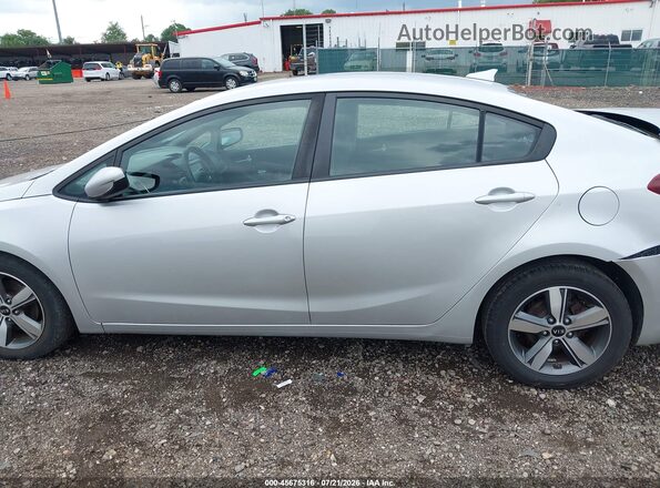 3KPFL4A74JE242433 2018 KIA FORTE Silver 