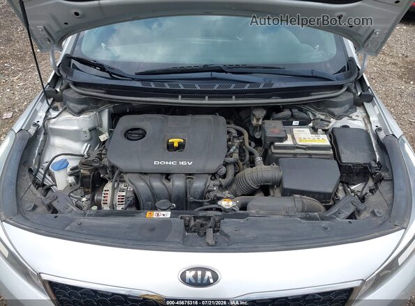 3KPFL4A74JE242433 2018 KIA FORTE Silver Widok z tyłu