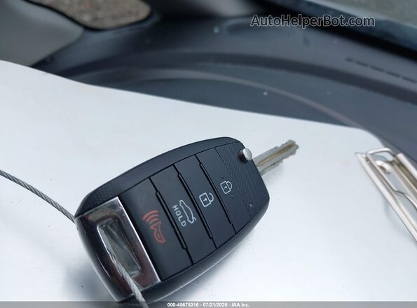3KPFL4A74JE242433 2018 KIA FORTE Silver Widok deski rozdzielczej