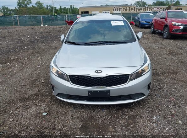 3KPFL4A74JE242433 2018 KIA FORTE Silver Widok wnętrza z tyłu