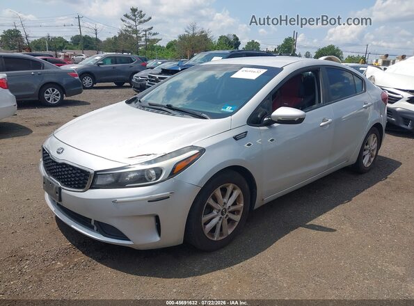 3KPFL4A75HE131982 2017 KIA FORTE Серебряный Передняя левая четверть