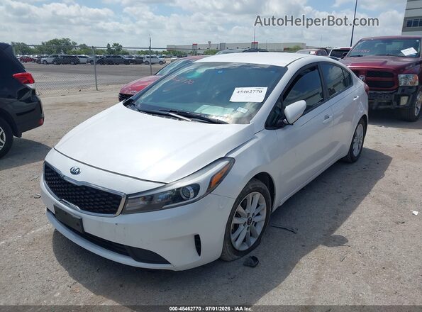 3KPFL4A75HE132744 2017 KIA FORTE White Vista tres cuartos delantera izquierda