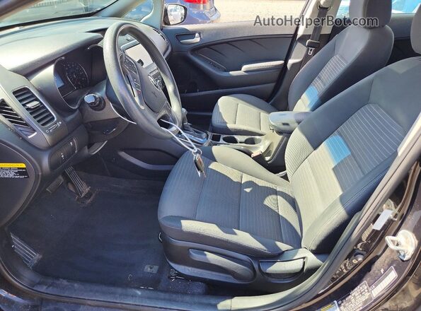 3KPFL4A75JE190827 2018 KIA FORTE Black წინა სალონის ხედი