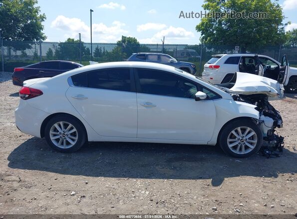 3KPFL4A76HE102765 2017 KIA FORTE White ხელსაწყოთა პანელის ხედი