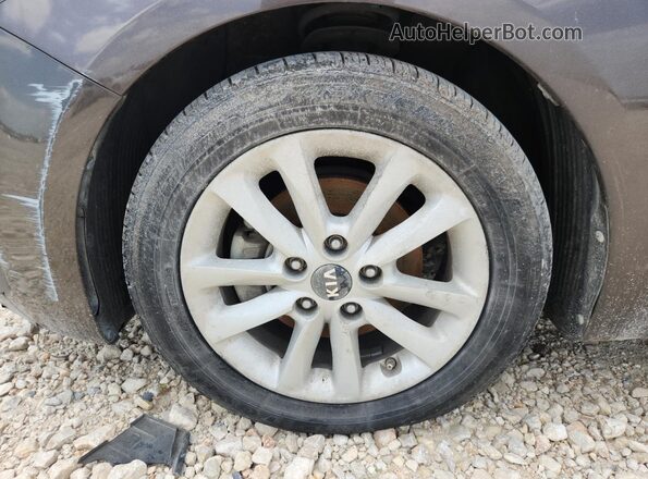 3KPFL4A76HE131957 2017 KIA FORTE Коричневый 