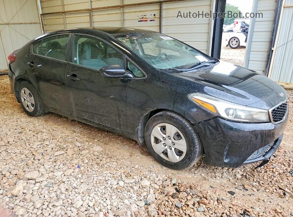 3KPFL4A76HE135667 2017 KIA FORTE Черный Передняя правая четверть