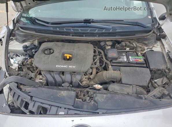 3KPFL4A76HE153442 2017 KIA FORTE Серебряный Вид задней части салона