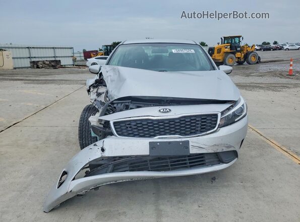 3KPFL4A76HE153442 2017 KIA FORTE Серебряный Вид спереди
