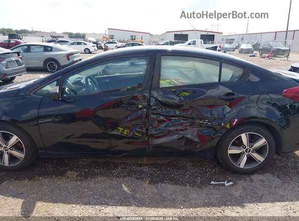 3KPFL4A76JE170831 2018 KIA FORTE Black 360 interior view