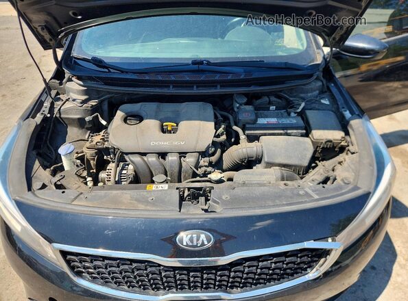 3KPFL4A76JE186768 2018 KIA FORTE Black Widok wnętrza z tyłu