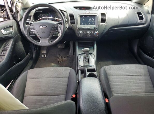 3KPFL4A76JE215623 2018 KIA FORTE Silver წინა პანელის ხედი