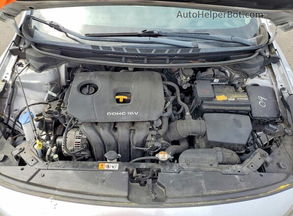 3KPFL4A76JE215623 2018 KIA FORTE Silver უკანა სალონის ხედი