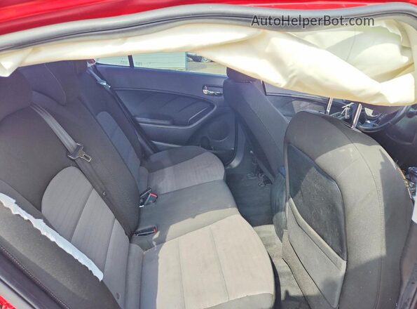 3KPFL4A76JE225844 2018 KIA FORTE Red უკანა სავარძლების ხედი