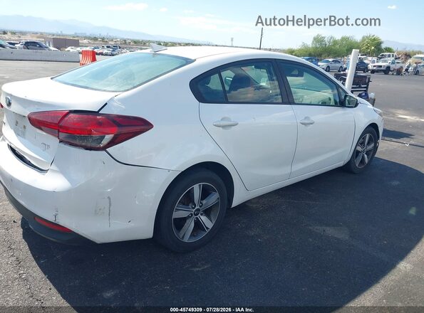 3KPFL4A76JE235533 2018 KIA FORTE White Вид щитка приладів
