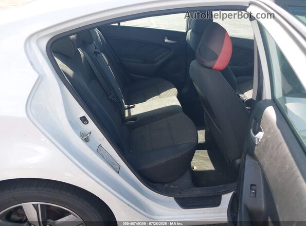 3KPFL4A76JE235533 2018 KIA FORTE White Вид наклейки з VIN-кодом
