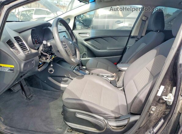3KPFL4A76JE249173 2018 KIA FORTE Черный Вид салона спереди