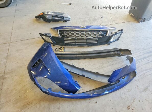 3KPFL4A77HE036730 2017 KIA FORTE Blue Vista del compartimento del motor