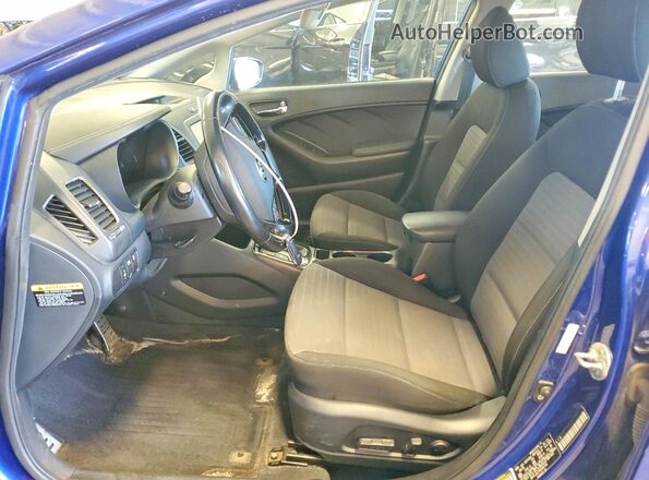 3KPFL4A77HE036730 2017 KIA FORTE Blue Vista interior delantera