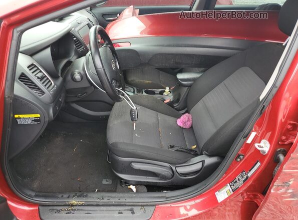 3KPFL4A77HE153854 2017 KIA FORTE Red Вид салону спереду