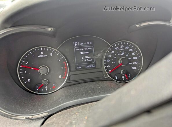 3KPFL4A77JE207367 2018 KIA FORTE Red Vista del cuadro de instrumentos
