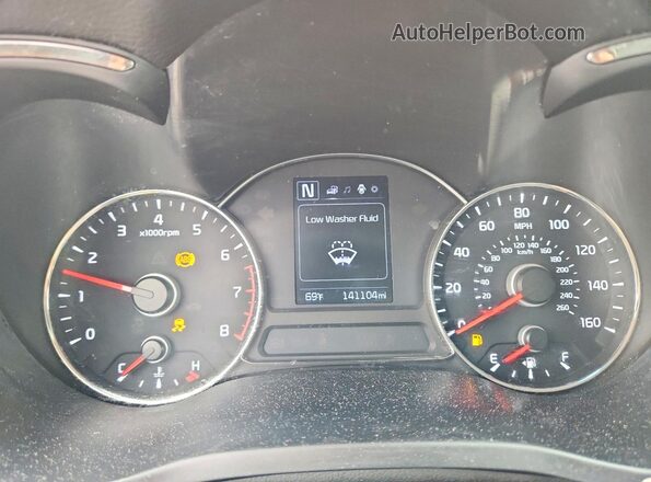 3KPFL4A78JE235002 2018 KIA FORTE Black Widok zestawu wskaźników