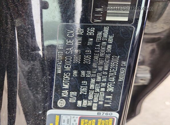 3KPFL4A78JE235002 2018 KIA FORTE Black Widok komory silnika