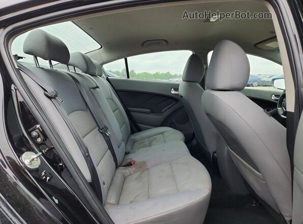 3KPFL4A78JE235002 2018 KIA FORTE Black Widok tylnych siedzeń