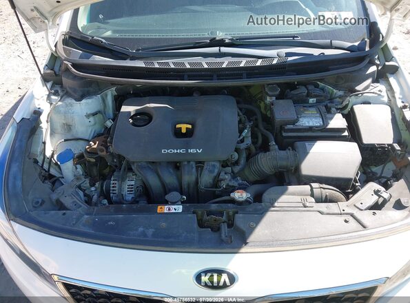 3KPFL4A78JE260773 2018 KIA FORTE White Вид ззаду