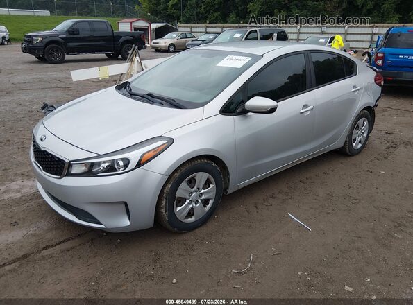 3KPFL4A79HE034882 2017 KIA FORTE Silver წინა მარცხენა ხედი სამი მეოთხედიდან