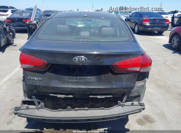 3KPFL4A79HE133136 2017 KIA FORTE Black 