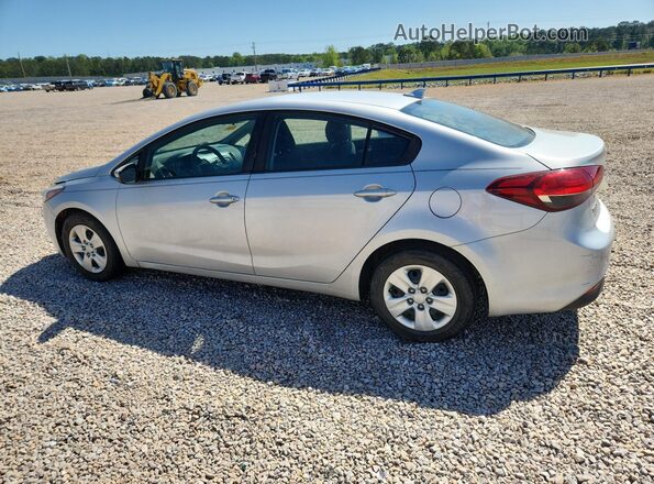 3KPFL4A79HE134884 2017 KIA FORTE Серебряный Задняя левая четверть