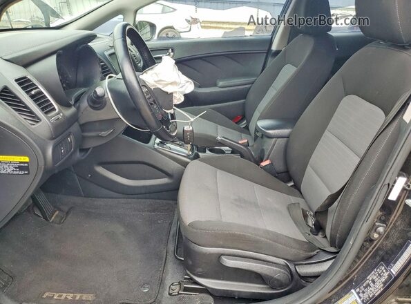 3KPFL4A79JE240564 2018 KIA FORTE Black Widok wnętrza z przodu