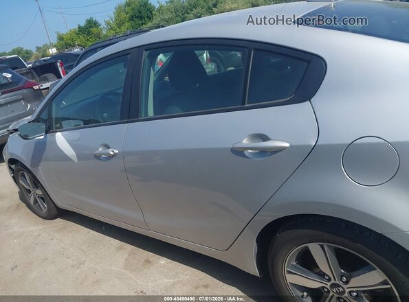 3KPFL4A79JE249801 2018 KIA FORTE Silver 360 interior view