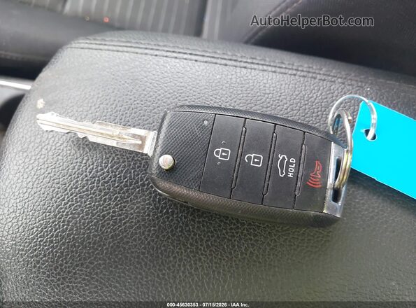 3KPFL4A7XHE014222 2017 KIA FORTE Silver Вид панелі приладів