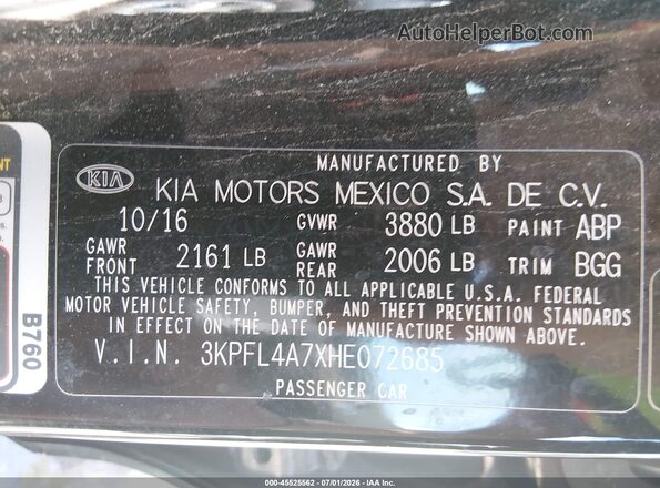 3KPFL4A7XHE072685 2017 KIA FORTE Black Widok komory silnika