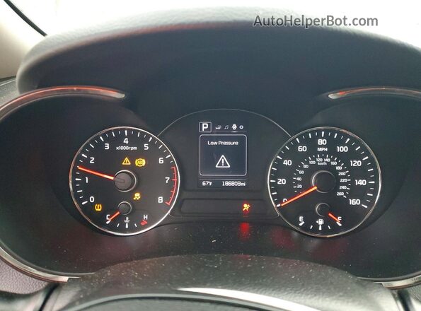 3KPFL4A7XJE170508 2018 KIA FORTE White Widok zestawu wskaźników