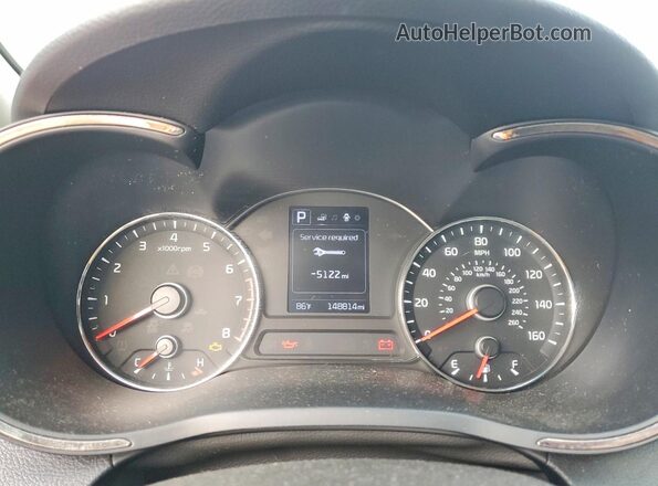 3KPFL4A7XJE249936 2018 KIA FORTE Silver Սարքավորումների վահանակի տեսք