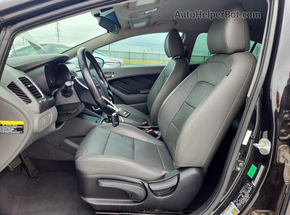 3KPFL4A80HE106979 2017 KIA FORTE Black Вид салону спереду