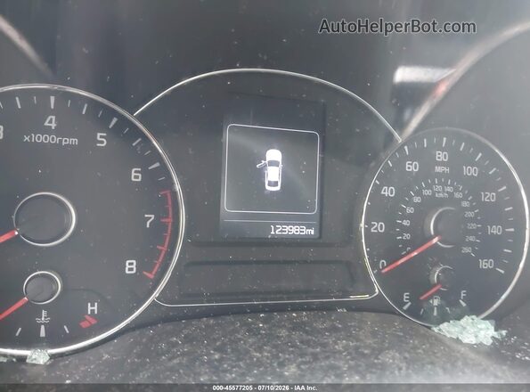 3KPFL4A83HE019884 2017 KIA FORTE Silver 
