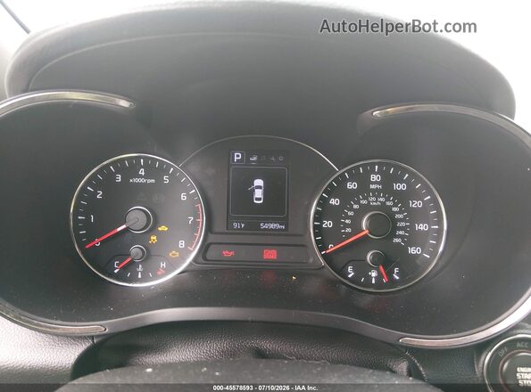3KPFL4A85HE125687 2017 KIA FORTE White Widok tylnych siedzeń