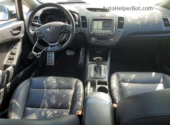 3KPFN4A82HE006473 2017 KIA FORTE Silver Widok deski rozdzielczej