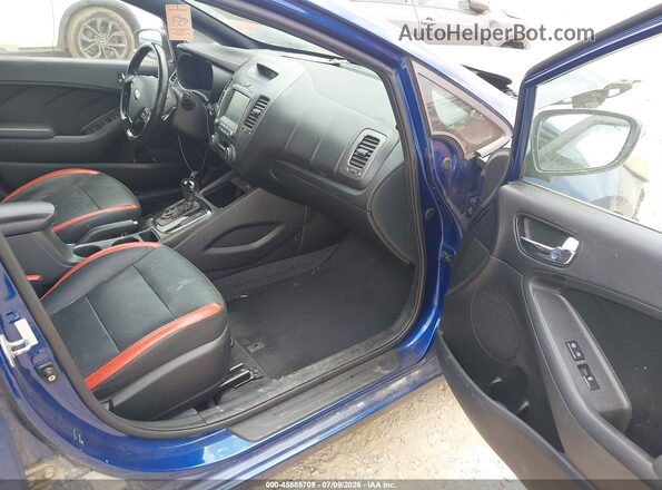 3KPFN5A36JE193233 2018 KIA FORTE Blue Widok wnętrza z przodu