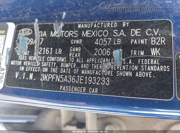 3KPFN5A36JE193233 2018 KIA FORTE Blue Widok komory silnika
