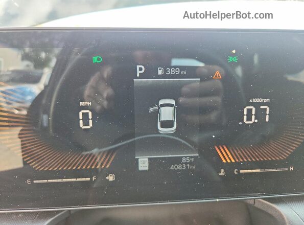 3KPFT4DE0SE086094 2025 KIA K4 Black ხელსაწყოთა პანელის ხედი