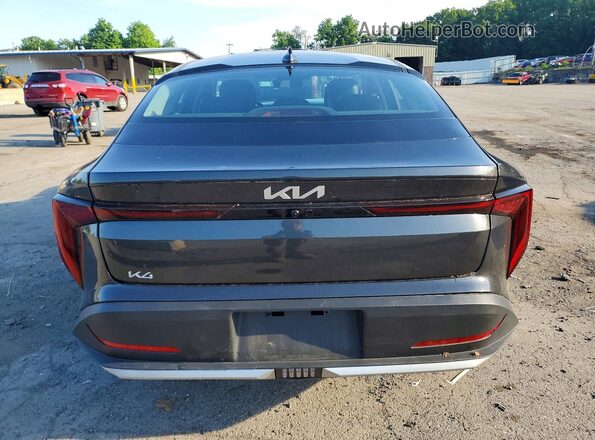 3KPFT4DE0SE150702 2025 KIA K4 Charcoal Вид ззаду