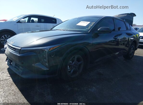 3KPFT4DE0SE252906 2025 KIA K4 Black Առջևի ձախ երեք քառորդ տեսարան